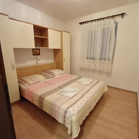 House Olive Tree - With Sea View Apartman *
