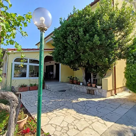 House Olive Tree - With Sea View Apartman Barbat na Rabu